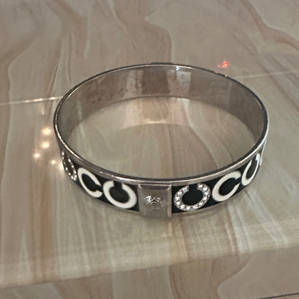 Elegant Black and Silver Bracelet